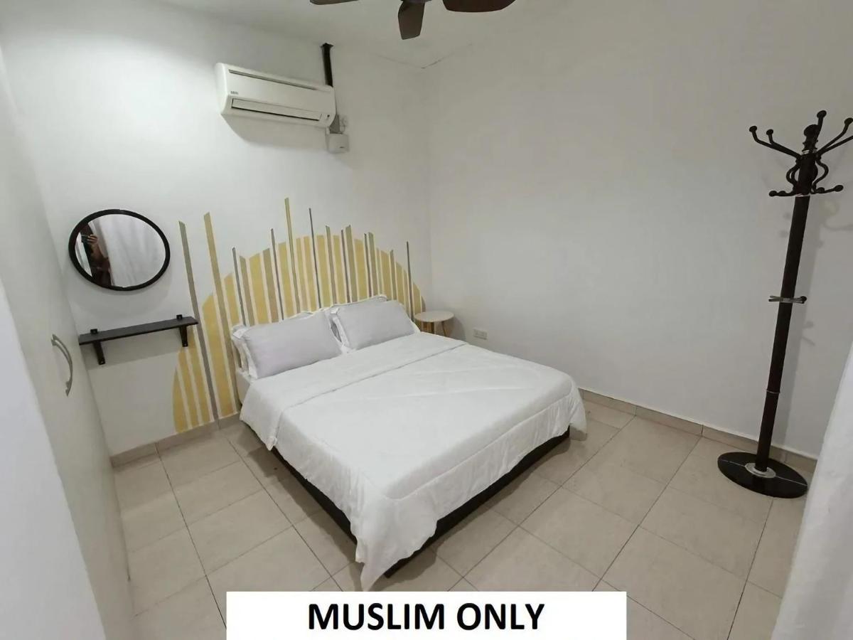Homestay Laman Nuri, Kota Damansara Petaling Jaya Exterior foto